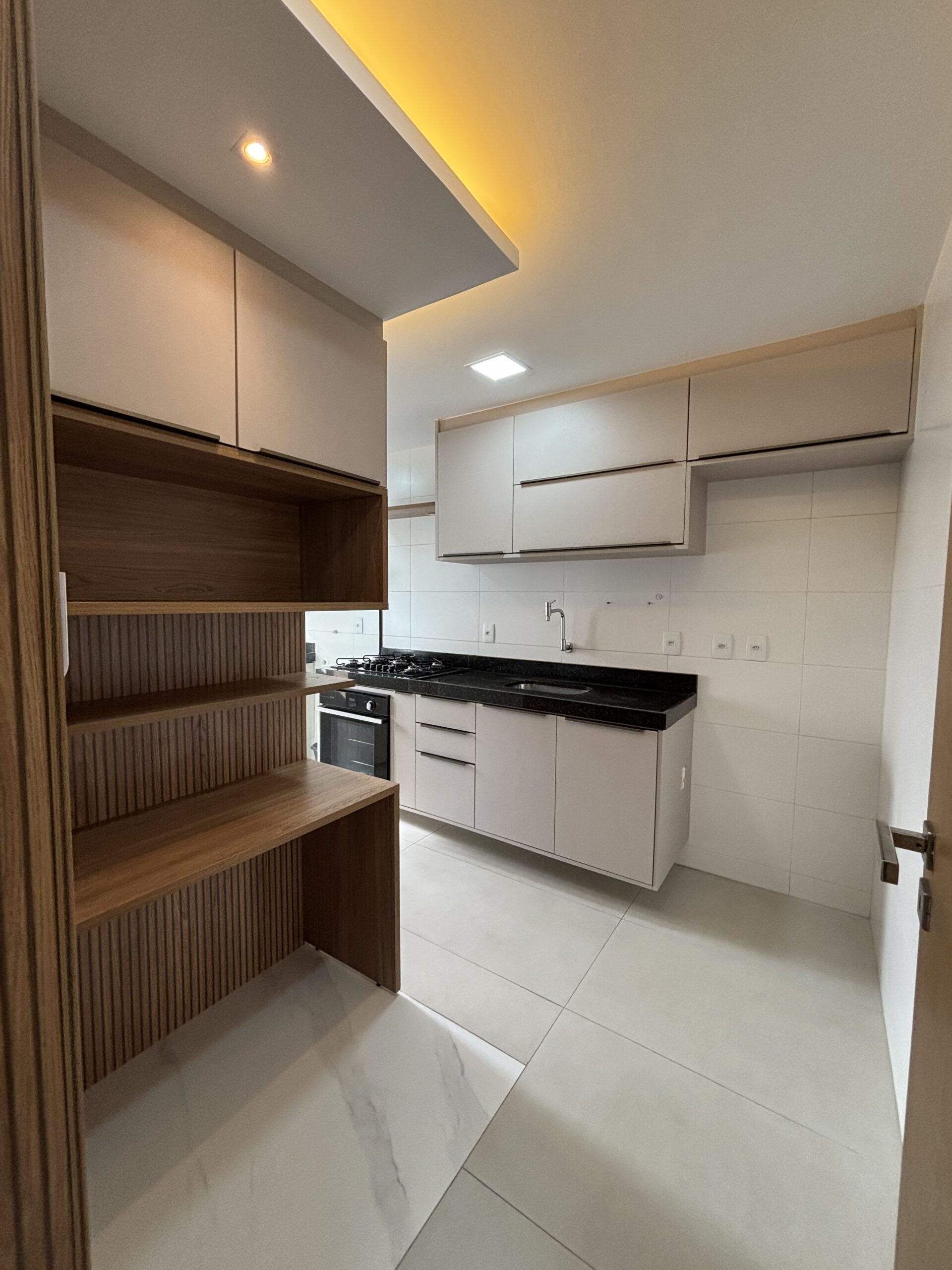 APARTAMENTO À VENDA NA JATIÚCA | VISTA PARA O CORREDOR VERA ARRUDA E A COMODIDADE DA LOCALIZAÇÃO